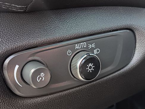 Used 2022 Chevrolet Blazer LT image 11