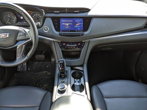 Certified 2022 Cadillac XT5 Premium Luxury w/ Technology Package image 15