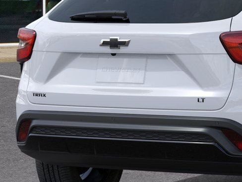 New 2026 Chevrolet Trax LT w/ Driver Confidence Package FWD image 14