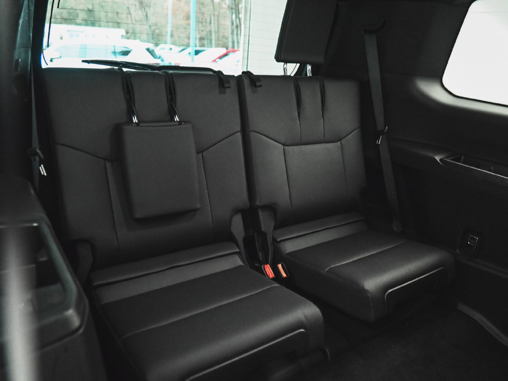 Used 2024 Lexus GX 550 w/ Accessory Package (31) AWD/4WD image 31