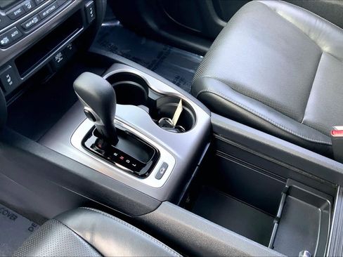 Used 2019 Honda Ridgeline RTL image 16