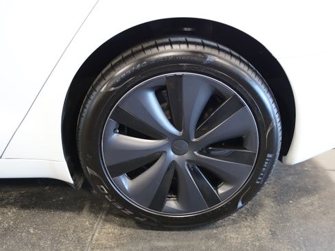 Used 2021 Tesla Model S Plaid AWD/4WD image 13