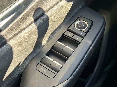 New 2026 Toyota Prius XLE image 18