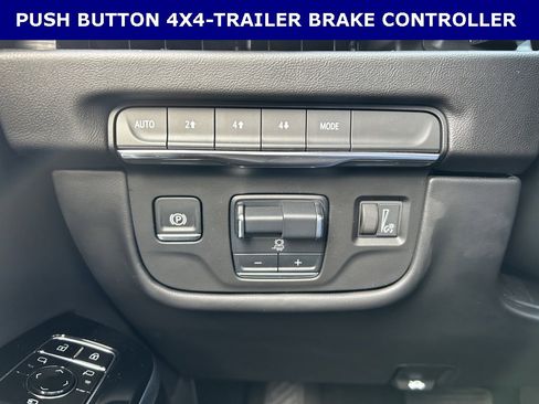 Used 2025 Cadillac Escalade ESV Premium Luxury image 18