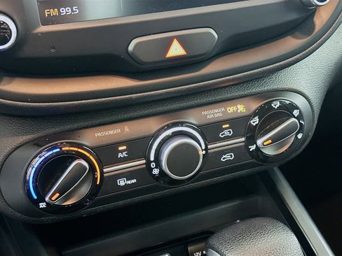 Used 2025 Kia Soul LX w/ LX Technology Package image 23