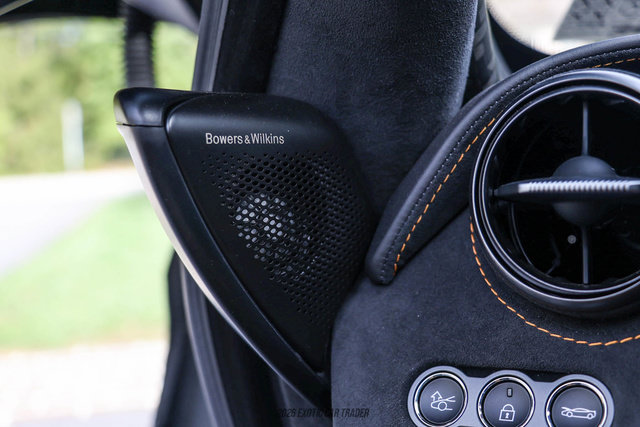 Used 2025 McLaren 750S RWD image 30