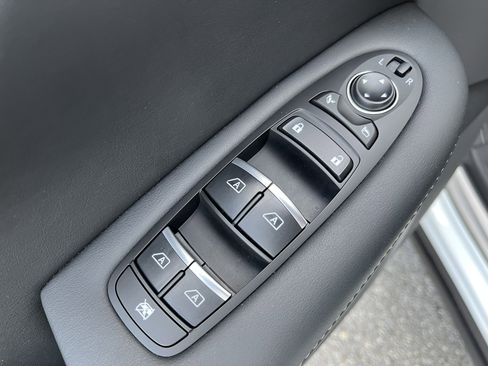 Certified 2025 INFINITI QX50 Sport image 16