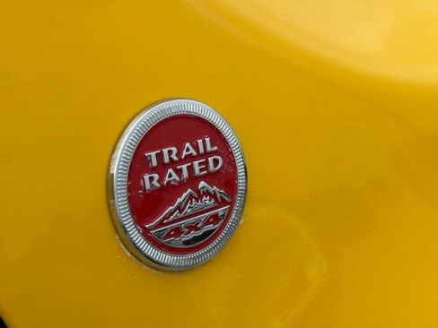 Used 2023 Jeep Renegade Trailhawk AWD/4WD image 10