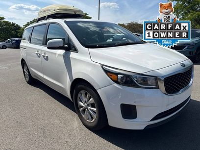 Used 2017 Kia Sedona LX w/ LX Essentials Premium Package