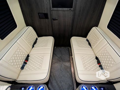 Used 2025 Mercedes-Benz Sprinter 3500 image 7
