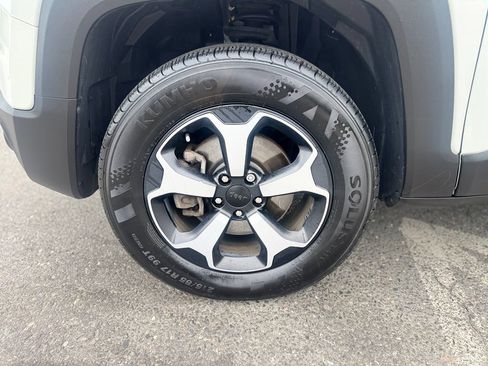 Used 2020 Jeep Renegade Trailhawk AWD/4WD image 3