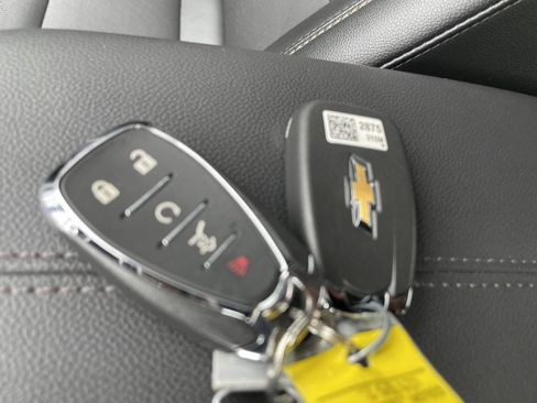 Used 2024 Chevrolet Equinox Premier w/ LPO, Floor Liner Package AWD/4WD image 34