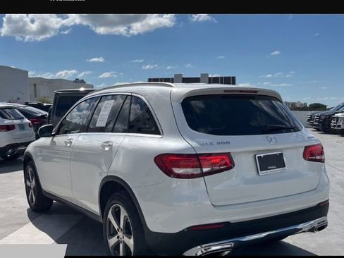 Used 2016 Mercedes-Benz GLC 300 4MATIC image 4