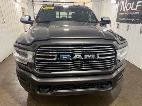 Used 2022 RAM 2500 Laramie AWD/4WD image 3