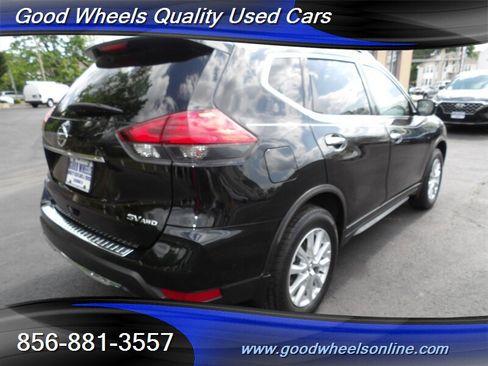 Used 2017 Nissan Rogue SV AWD/4WD image 5