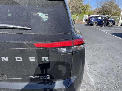 Used 2024 Nissan Pathfinder Platinum w/ Cargo Package image 18