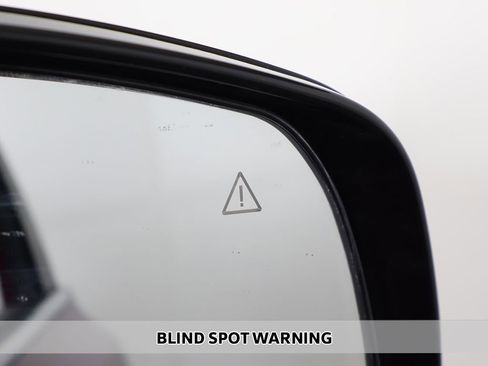 Used 2022 Kia Sorento S w/ Panoramic Sunroof Package AWD/4WD image 6