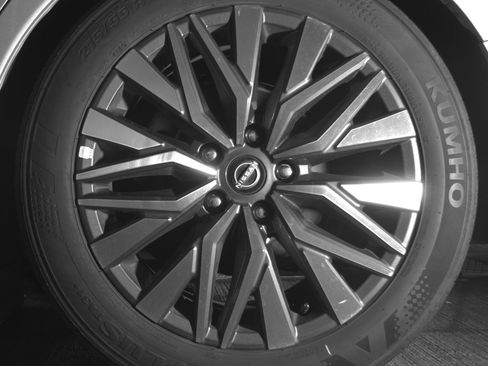 Used 2024 Nissan Altima 2.5 SV FWD image 14