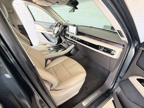 Used 2023 Lincoln Aviator Reserve w/ Elements Package Plus AWD/4WD image 18