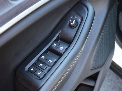 Used 2024 Jeep Grand Cherokee Limited image 15