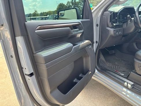 Used 2024 Chevrolet Silverado 1500 LT Trail Boss w/ Convenience Package II AWD/4WD image 43