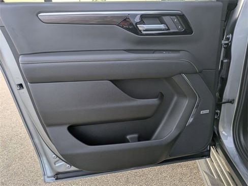 New 2025 Chevrolet Suburban Premier w/ Sun And Tow Package image 27