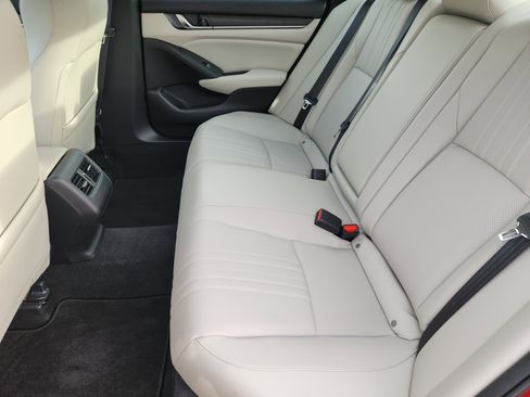 Used 2018 Honda Accord EX-L image 32