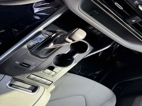 Used 2022 Toyota Highlander L image 27