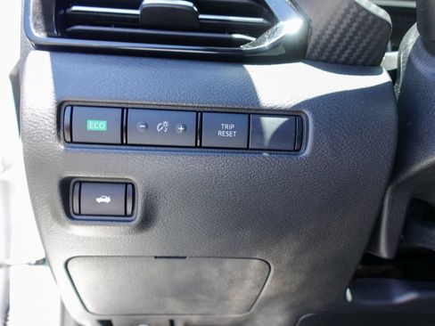 Used 2024 Nissan Sentra SR w/ SR Premium Package FWD image 16