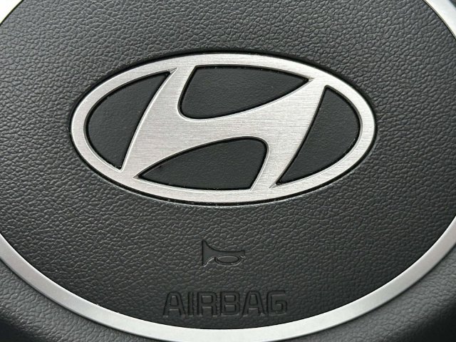 Used 2024 Hyundai Elantra Limited FWD image 30