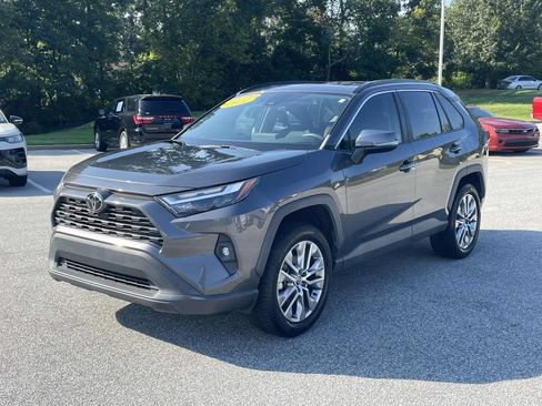 Used 2022 Toyota RAV4 XLE Premium FWD image 3