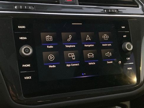 Used 2023 Volkswagen Tiguan SEL R-Line image 24