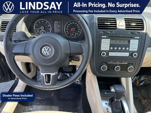 Used 2010 Volkswagen Jetta SE FWD image 10