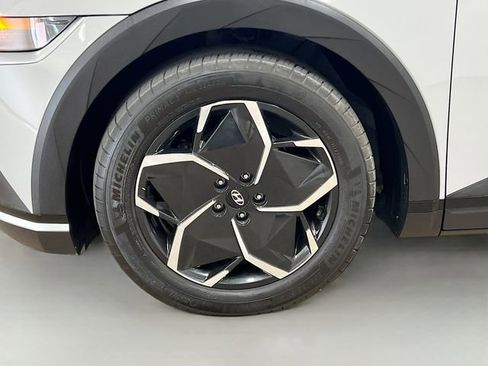 Used 2024 Hyundai Ioniq 5 SEL RWD image 30