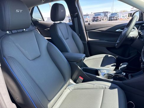 New 2026 Buick Encore GX Sport Touring FWD image 36