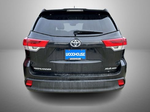 Used 2019 Toyota Highlander XLE image 6