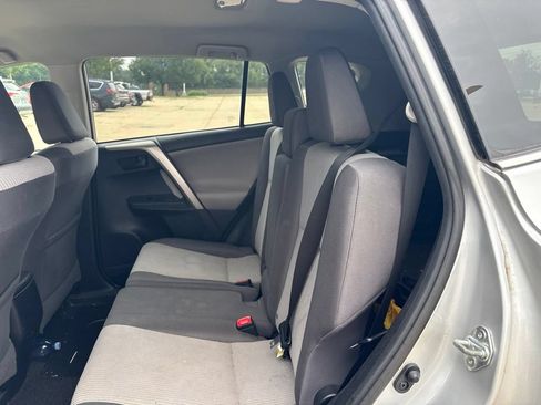 Used 2014 Toyota RAV4 LE FWD image 17