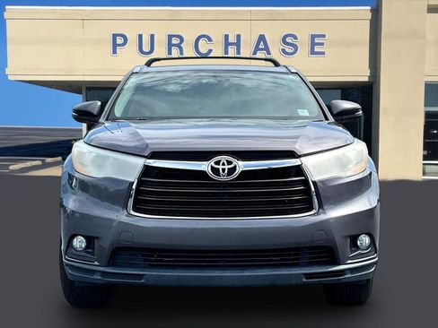 Used 2015 Toyota Highlander XLE FWD image 2