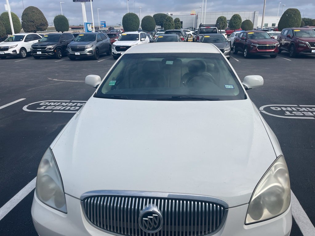 Used 2008 Buick Lucerne CXL w/ Luxury Package FWD image 2