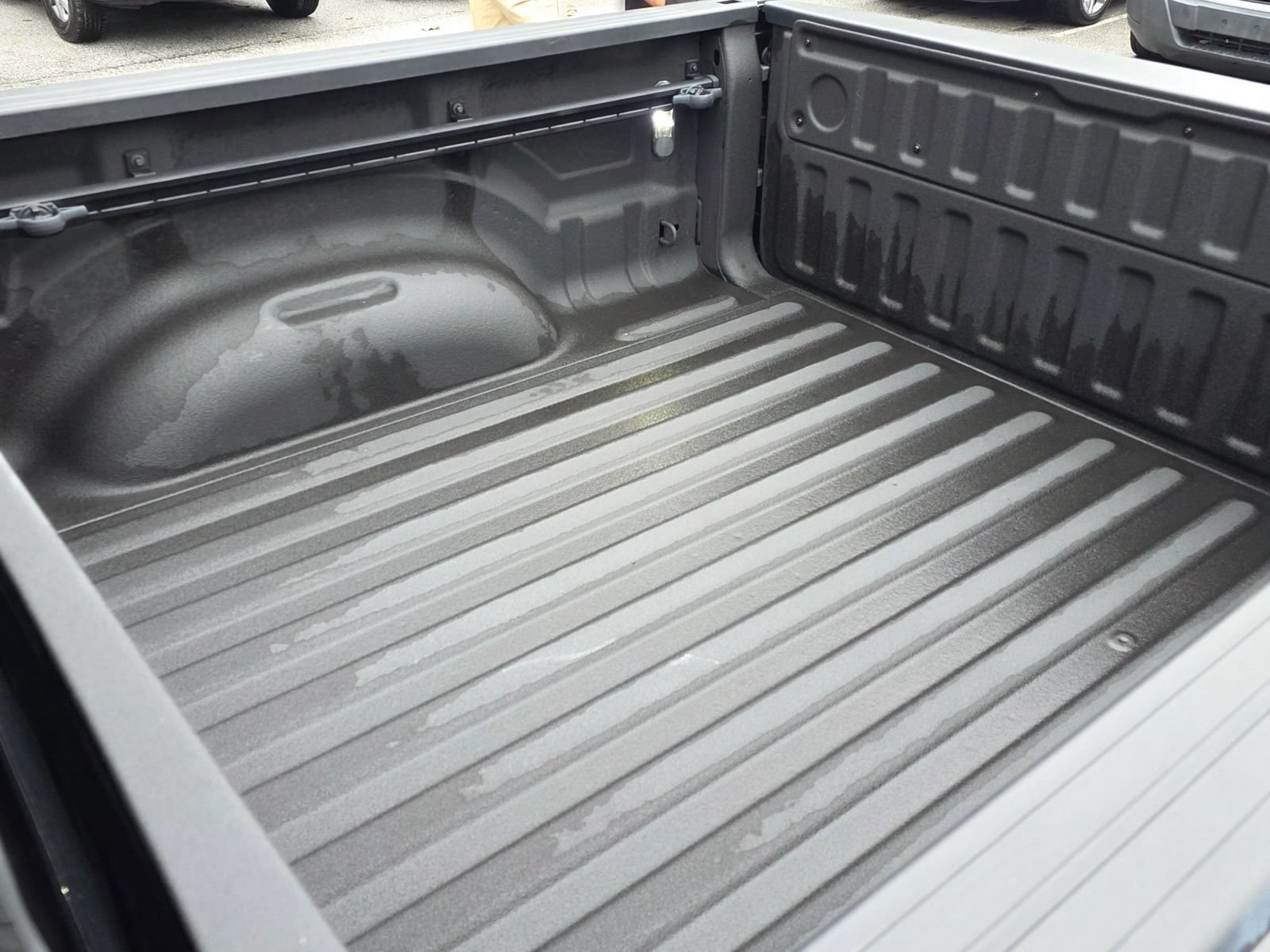 Used 2024 RAM 1500 Laramie AWD/4WD image 32