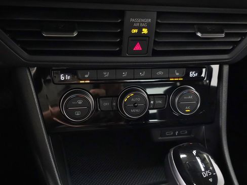 Used 2022 Volkswagen Jetta SE FWD image 22