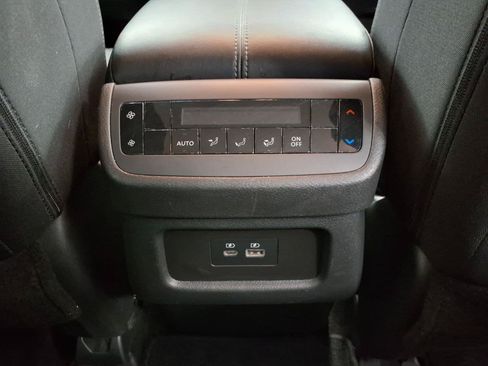 Used 2025 Nissan Pathfinder SV AWD/4WD image 15