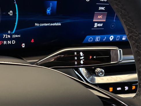 Certified 2024 Cadillac Lyriq Tech RWD image 31