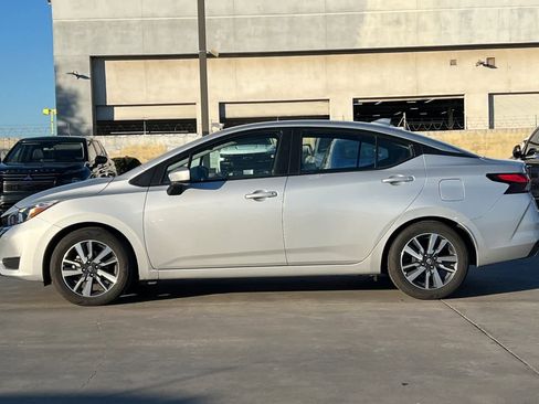 Used 2023 Nissan Versa SV image 6