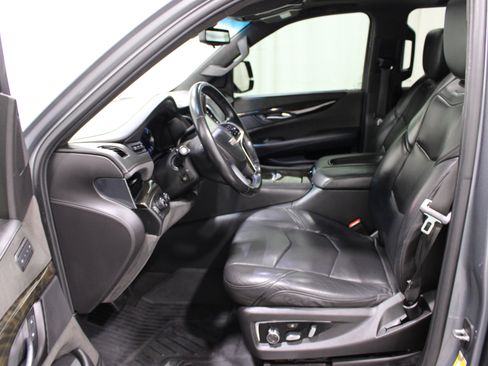 Used 2019 Cadillac Escalade ESV Platinum AWD/4WD image 3