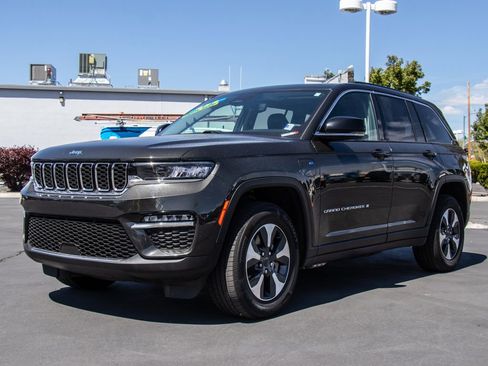 Used 2024 Jeep Grand Cherokee Limited 4xe AWD/4WD image 3
