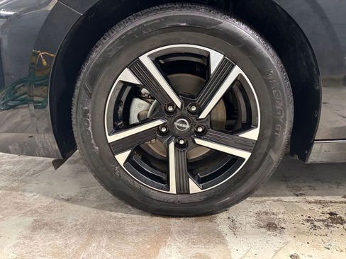 Used 2025 Nissan Sentra SV image 28