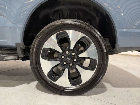 Used 2023 Ford F150 Lightning Platinum image 47