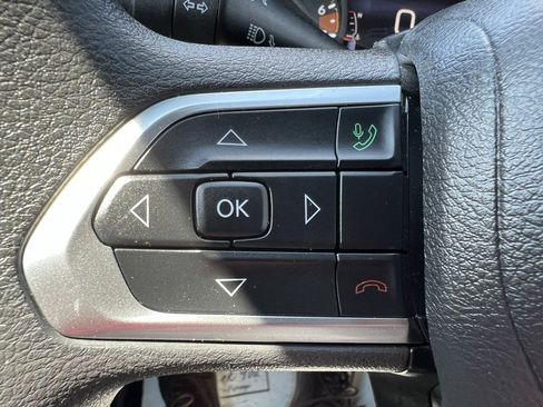 Used 2025 Jeep Compass Sport image 39