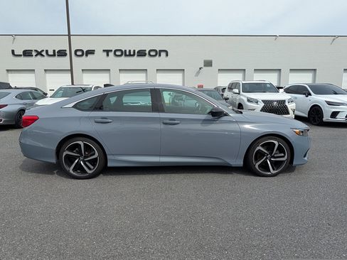 Used 2021 Honda Accord Sport image 2